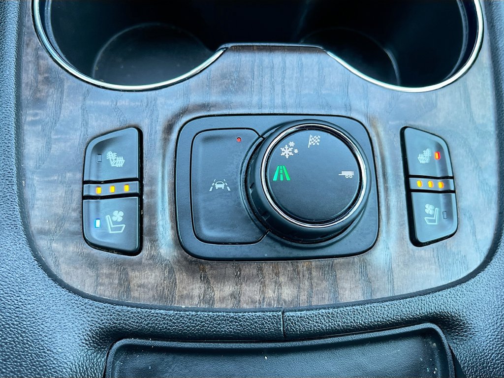 Used 2023 GMC Acadia Denali w/ Denali Ultimate Package FWD image 21