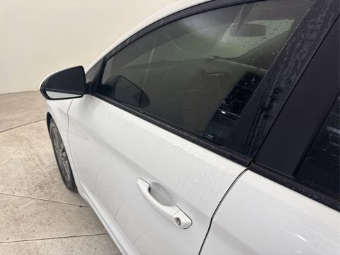 Used 2018 Hyundai Elantra SEL image 17