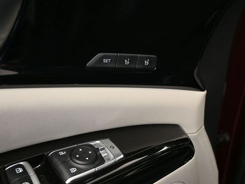 Used 2024 Kia Carnival SX Prestige image 13