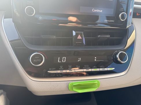 Used 2022 Toyota Corolla LE image 15