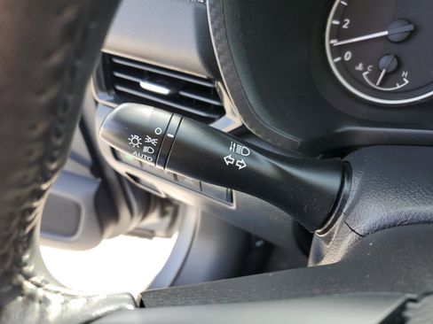 Used 2021 Nissan Sentra SV image 18