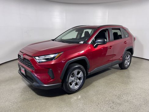 Certified 2025 Toyota RAV4 LE AWD/4WD image 7