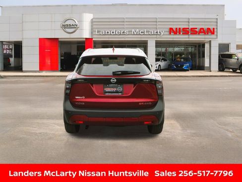 Used 2025 Nissan Kicks SR image 5