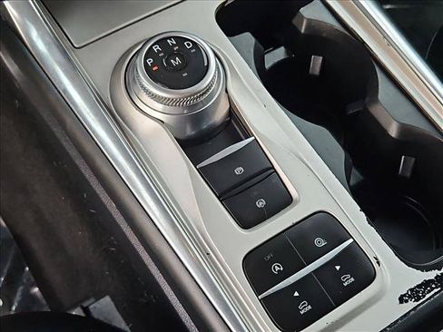 Used 2020 Ford Explorer XLT w/ Equipment Group 202A RWD image 18