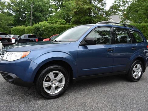 Used 2011 Subaru Forester 2.5X w/ Alloy Wheel Value Pkg AWD/4WD image 2