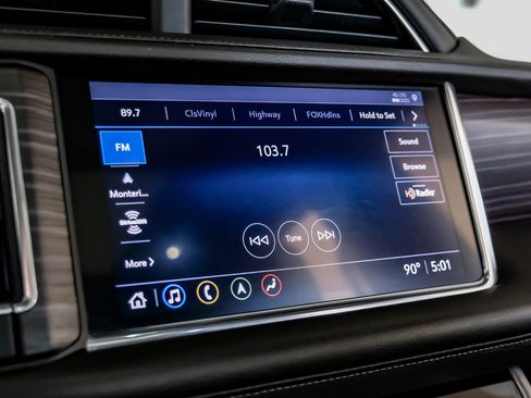 Used 2021 GMC Yukon Denali w/ Denali Premium Package image 31