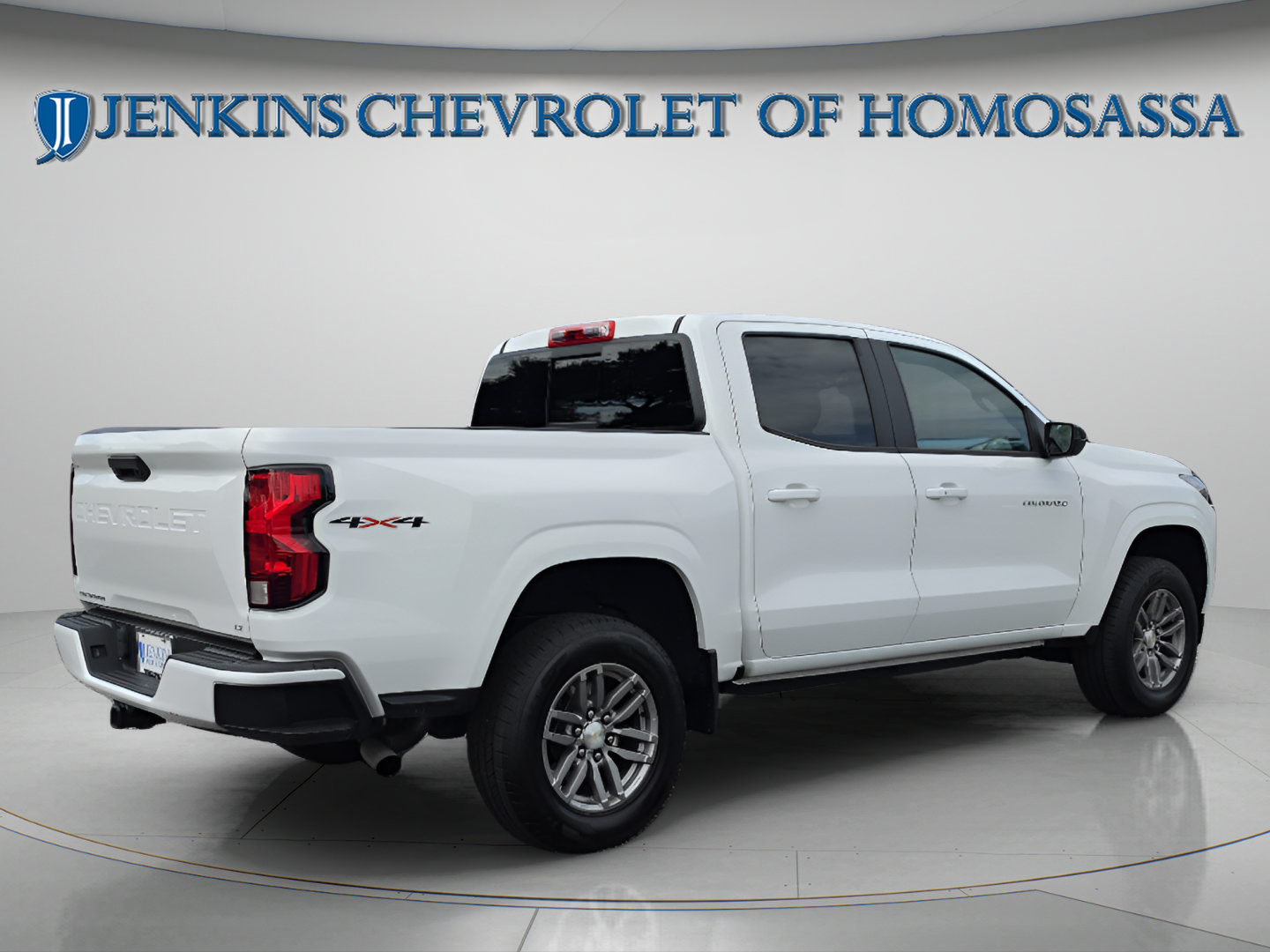 Used 2023 Chevrolet Colorado LT w/ LT Convenience Package II AWD/4WD image 4