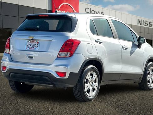 Used 2017 Chevrolet Trax LS FWD image 3
