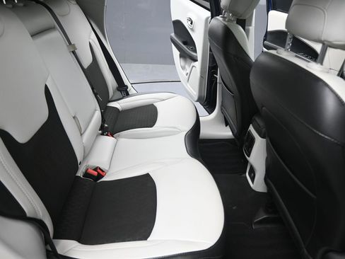 Used 2020 Jeep Compass Latitude image 16