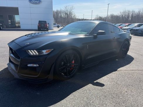 Used 2022 Ford Mustang Shelby GT500 w/ Technology Package image 1
