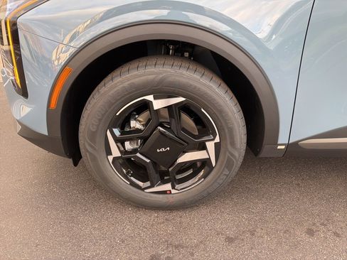 New 2026 Kia Sportage EX image 12