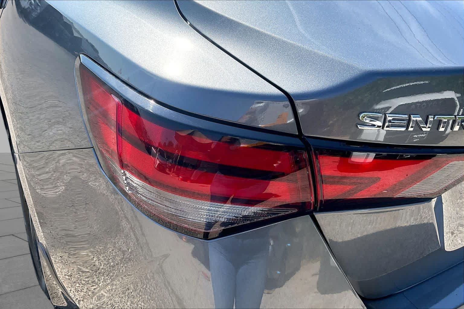 Used 2025 Nissan Sentra SV FWD image 28