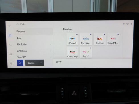 Used 2025 Lexus ES 300h w/ Premium Package image 41