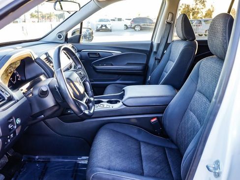 Used 2025 Honda Ridgeline Sport image 18