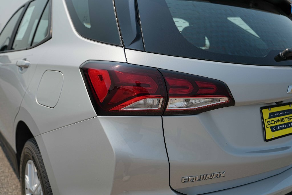 Used 2022 Chevrolet Equinox LS AWD/4WD image 10