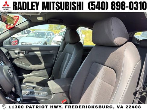 Used 2023 Honda Civic Sport image 2