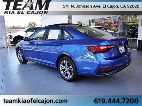 Used 2024 Volkswagen Jetta SE FWD image 7