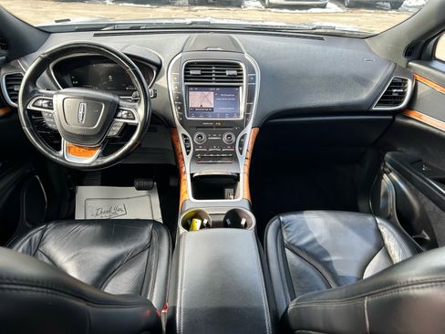 Used 2019 Lincoln Nautilus Select image 16