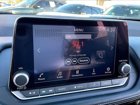 Used 2023 Nissan Rogue S image 29