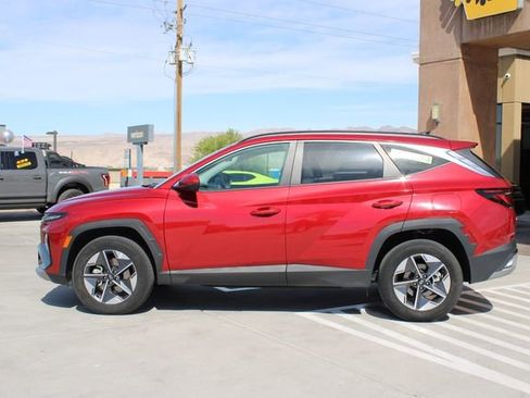 Used 2025 Hyundai Tucson SEL AWD/4WD image 2