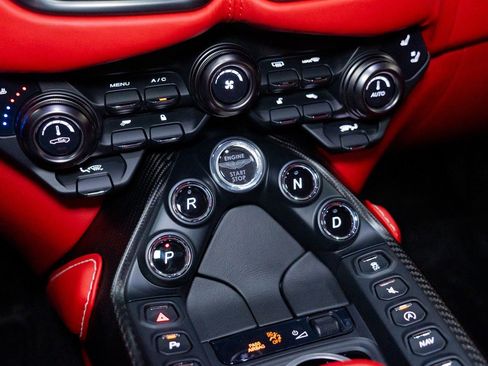 Used 2019 Aston Martin V8 Vantage Coupe image 45