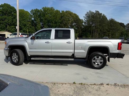 Used 2016 GMC Sierra 2500 SLT w/ Duramax Plus Package AWD/4WD image 4
