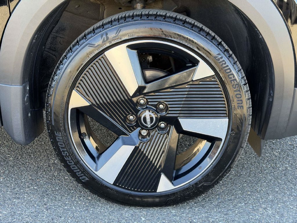 Certified 2025 Nissan Kicks SR AWD/4WD image 7