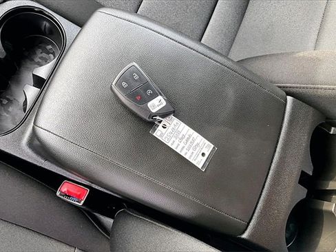 Used 2025 Chevrolet Colorado Trail Boss image 9