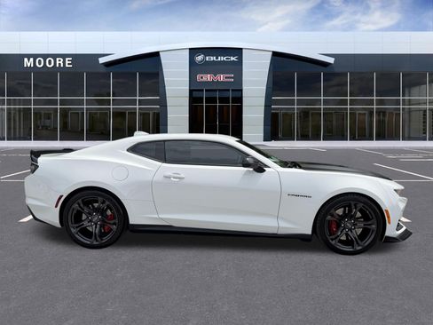Used 2023 Chevrolet Camaro SS RWD image 2