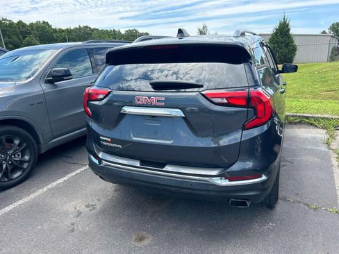 Used 2019 GMC Terrain SLT w/ Preferred Package FWD image 3