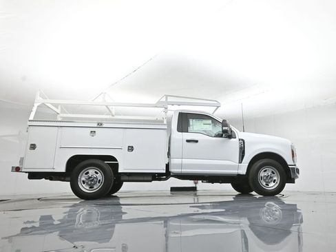 New 2025 Ford F350 XL w/ XL Chrome Package RWD image 53