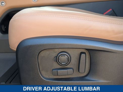 Used 2025 Land Rover Defender 110 X-Dynamic SE image 21