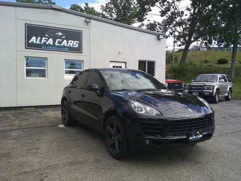 Used 2018 Porsche Macan S AWD/4WD image 3