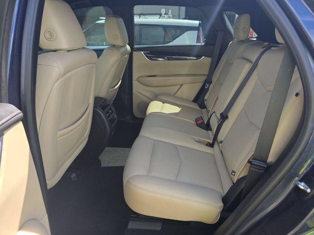 Used 2019 Cadillac XT5 FWD image 4