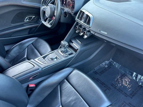 Used 2021 Audi R8 V10 w/ Premium Package image 15
