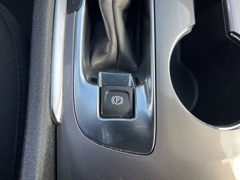 Used 2024 Chevrolet Malibu LT image 24