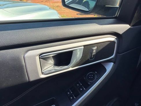 Used 2023 Ford Explorer XLT w/ Equipment Group 202A RWD image 5