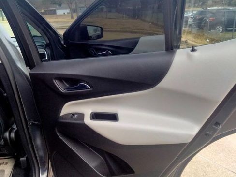 Used 2019 Chevrolet Equinox LS w/ LS Convenience Package image 22