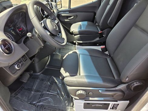 New 2025 Mercedes-Benz Sprinter 2500 image 11