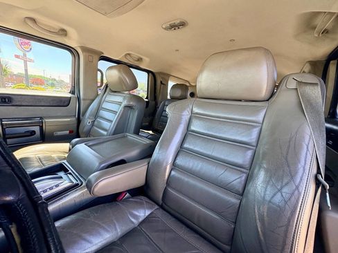 Used 2004 HUMMER H2 w/ Preferred Equipment Group AWD/4WD image 11