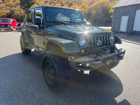 Used 2016 Jeep Wrangler Unlimited Sahara image 7