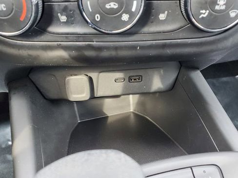 Certified 2024 Chevrolet Trax RS w/ Driver Confidence Package image 30