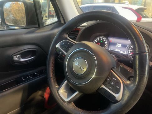 Used 2019 Jeep Renegade Trailhawk image 16