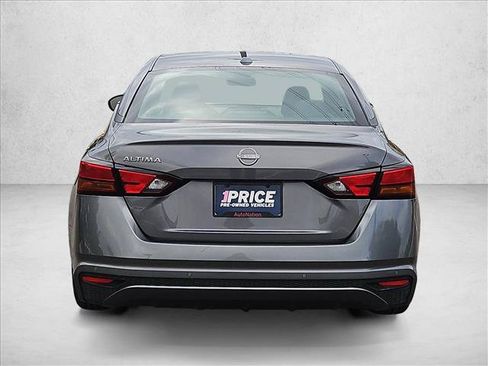 Used 2025 Nissan Altima 2.5 SV FWD image 6