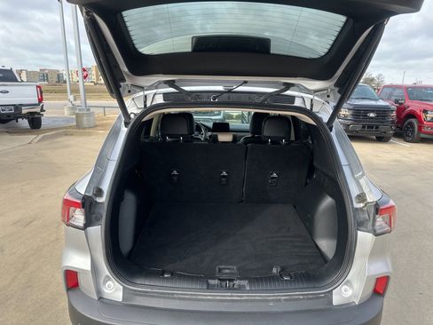 Used 2020 Ford Escape Titanium image 5