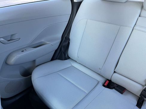 Used 2025 Hyundai Kona SEL image 38