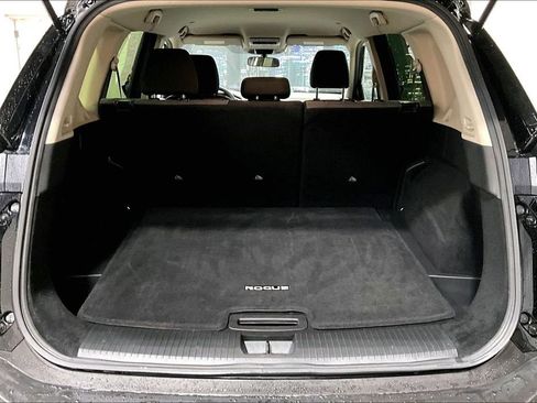 Used 2023 Nissan Rogue SV image 7