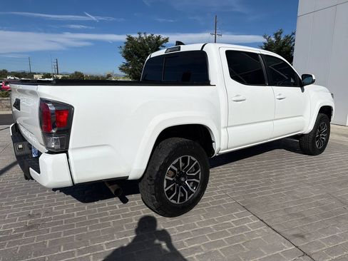 Used 2023 Toyota Tacoma TRD Sport AWD/4WD image 5