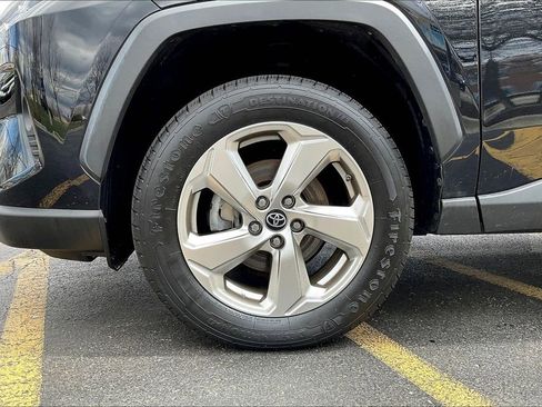 Used 2019 Toyota RAV4 Limited AWD/4WD image 10