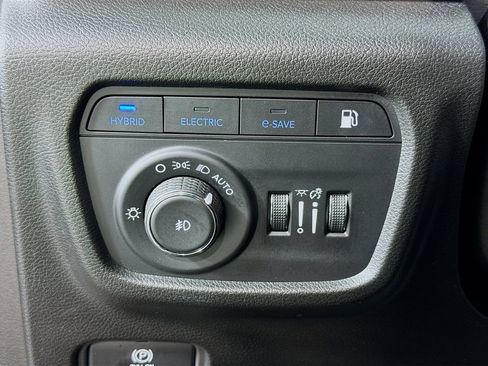 Used 2023 Jeep Grand Cherokee 30th Anniversary AWD/4WD image 16